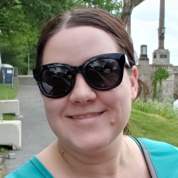 Meet your Posher, Mallory - Picture 1 of 1